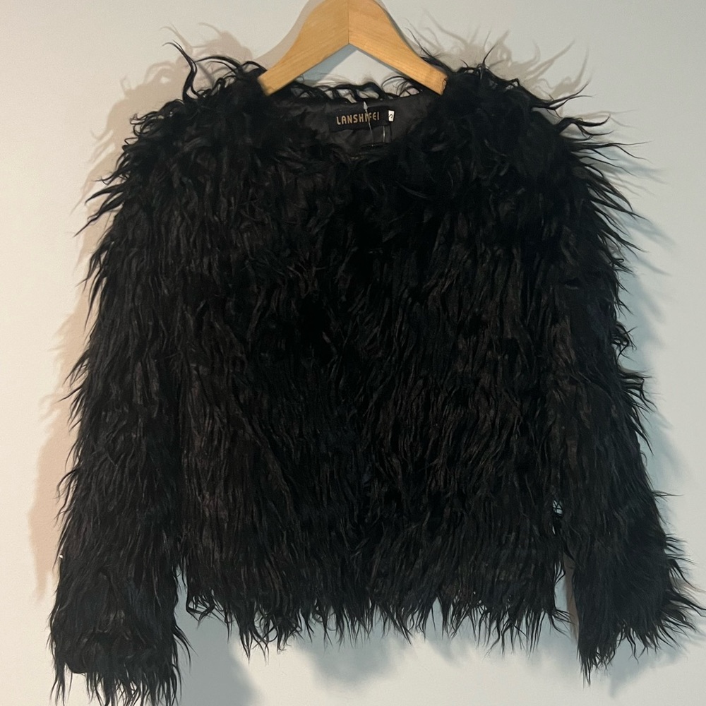 NWT— Lanshifei Faux Fur Black Coat / Size Small / Hook Closure